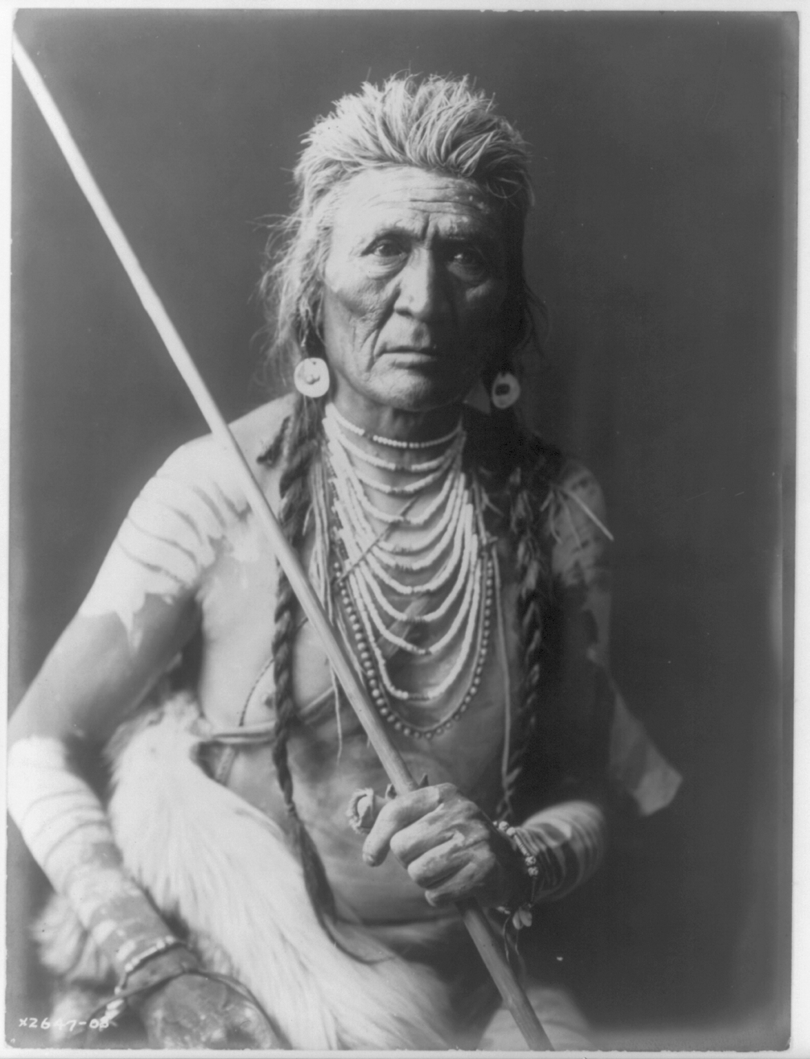 Вождь племени кукарача. Индейцы Сиу. Индейцы Северной Америки Сиу. Племя Сиу индейцы. Апачи индейцы.