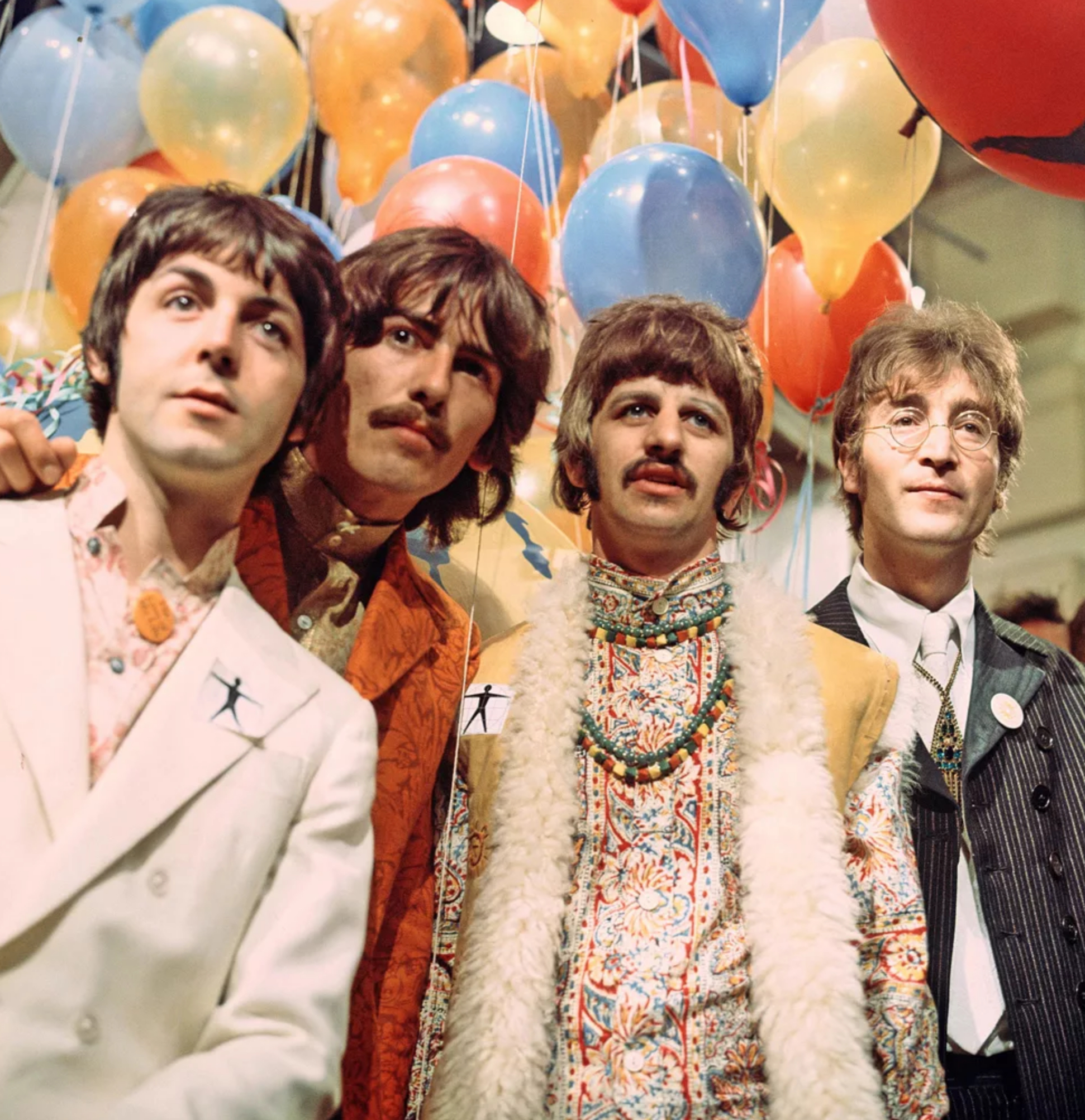 Старые известные группы. The Beatles 1967. Ливерпульская четверка Битлз. Группа the Beatles 60х. Битлз хиппи.